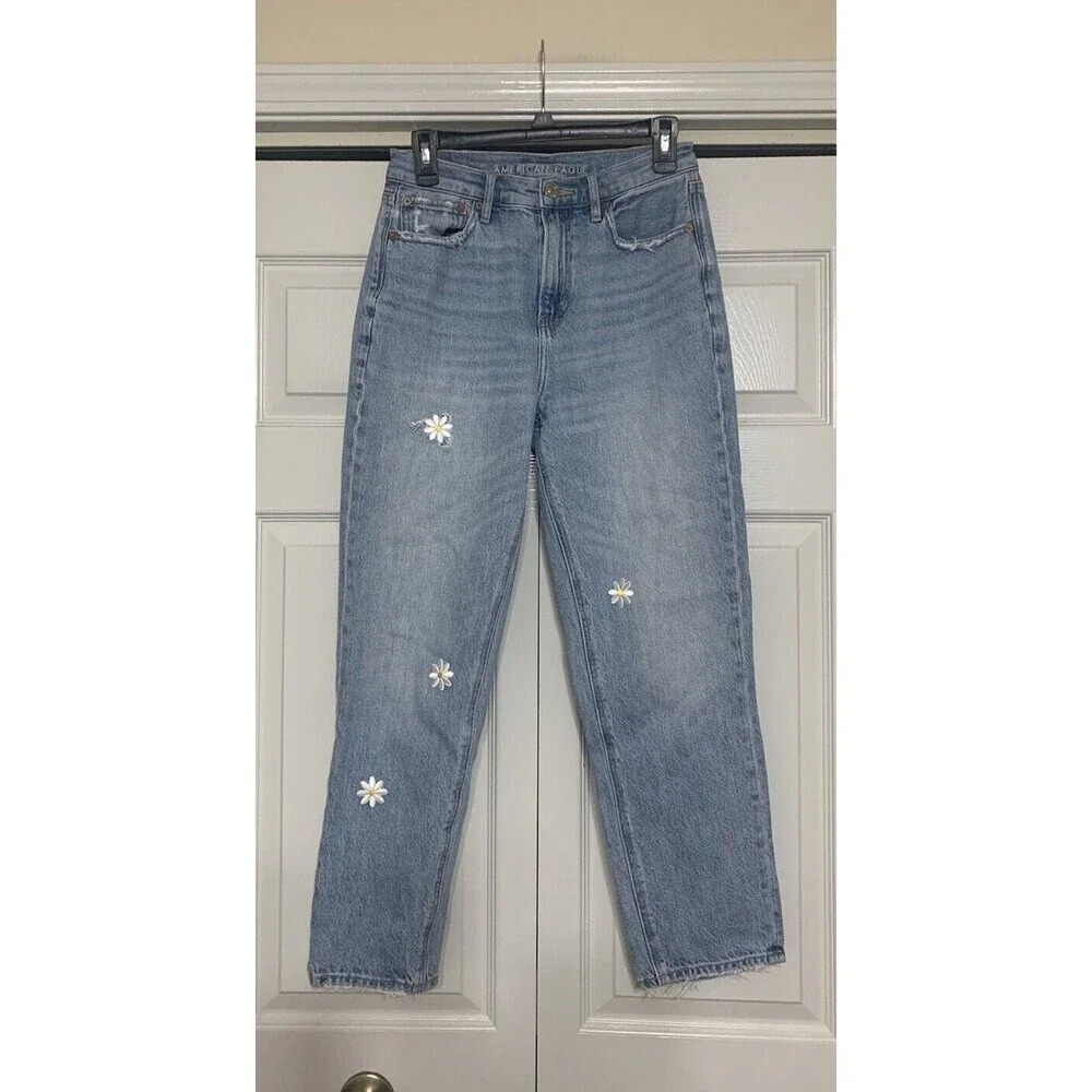 American Eagle 90s Boyfriend High Rise Minor Distressed W Daisies Jeans Size 4R